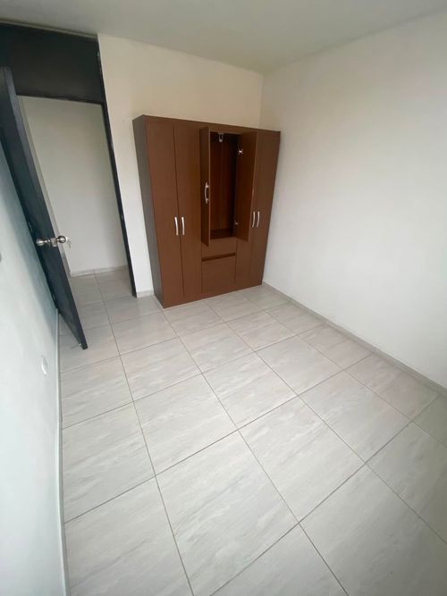 Apartamento de 3 alcobas en venta en Conjunto Residencial Piamonte, Madrid, 59 m² · foto 2 de 12