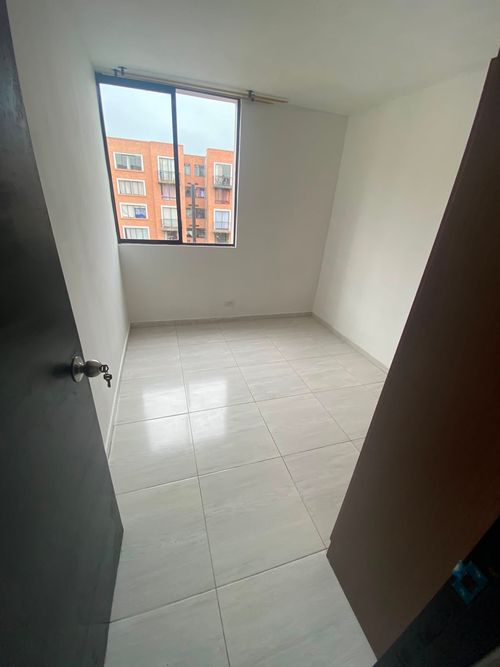 Apartamento de 3 alcobas en venta en Conjunto Residencial Piamonte, Madrid, 59 m² · foto 5 de 12