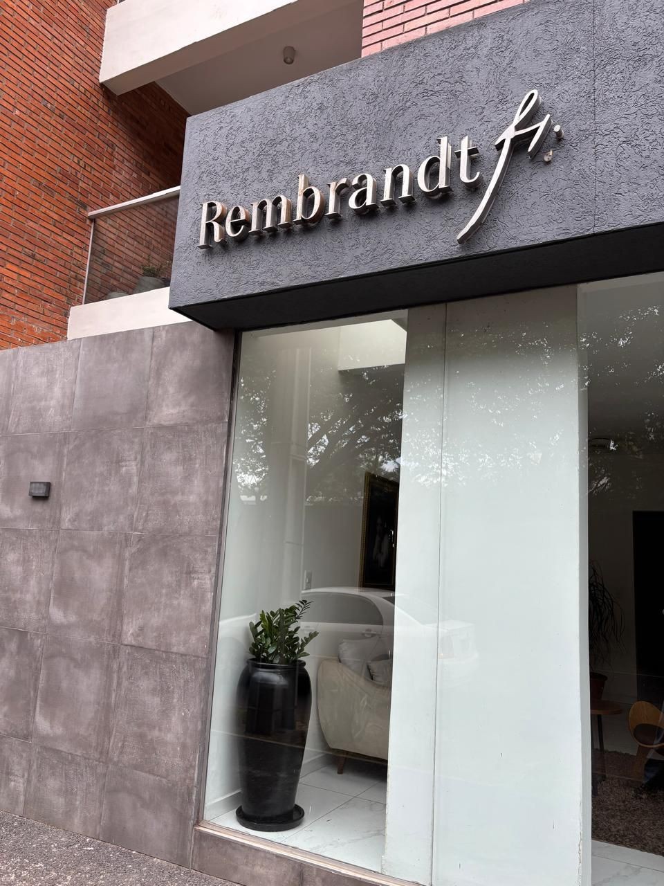 Dpto Amoblado  de 1 Dormitorio en Edif Rembrandt, Ubicación Premium en Los Laureles, Villa Morra Recoleta