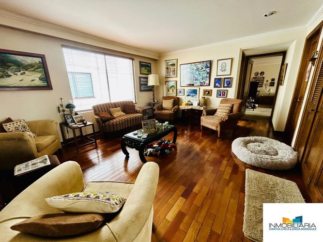 Apartamento de 4 alcobas en venta en Los Rosales, Bogotá, 289 m² · foto 3 de 16