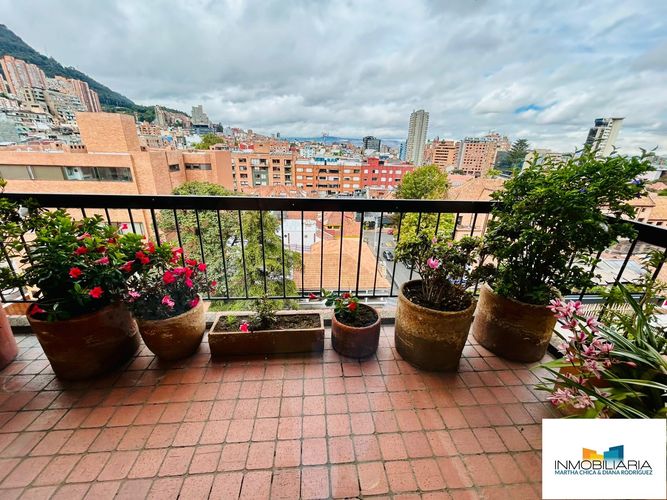 Apartamento de 4 alcobas en venta en Los Rosales, Bogotá, 289 m² · foto 4 de 16