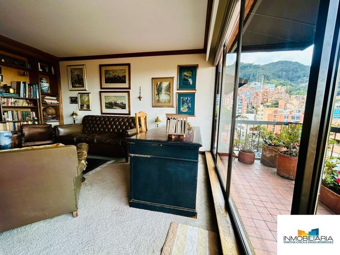 Apartamento de 4 alcobas en venta en Los Rosales, Bogotá, 289 m² · foto 9 de 16