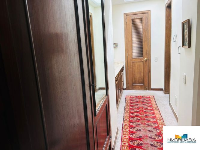 Apartamento de 4 alcobas en venta en Los Rosales, Bogotá, 289 m² · foto 12 de 16