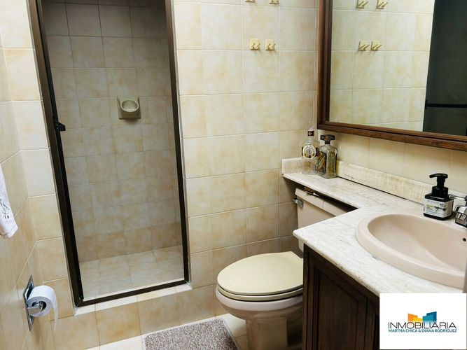 Apartamento de 4 alcobas en venta en Los Rosales, Bogotá, 289 m² · foto 16 de 16