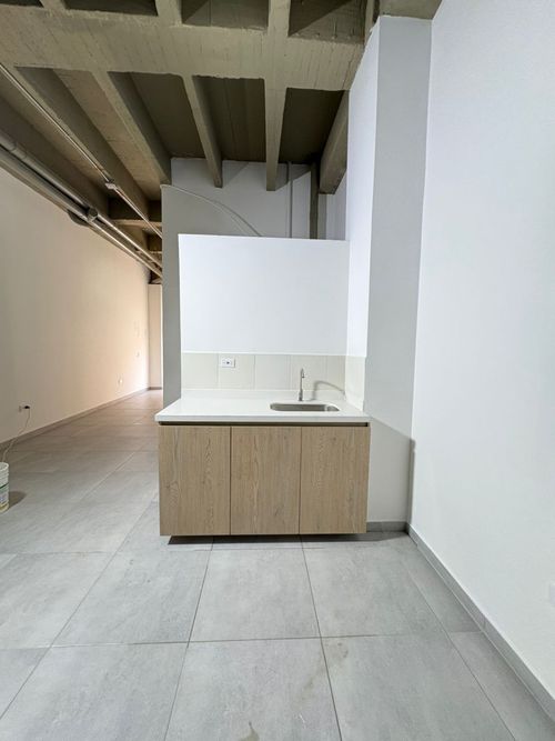 Local en arriendo en La Gloria, Itagüí, 97 m² · foto 2 de 6