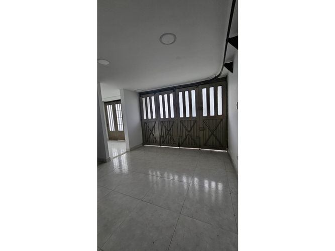 Casa de 12 alcobas en venta en Rincon Santo, Armenia, 253 m² · foto 2 de 24