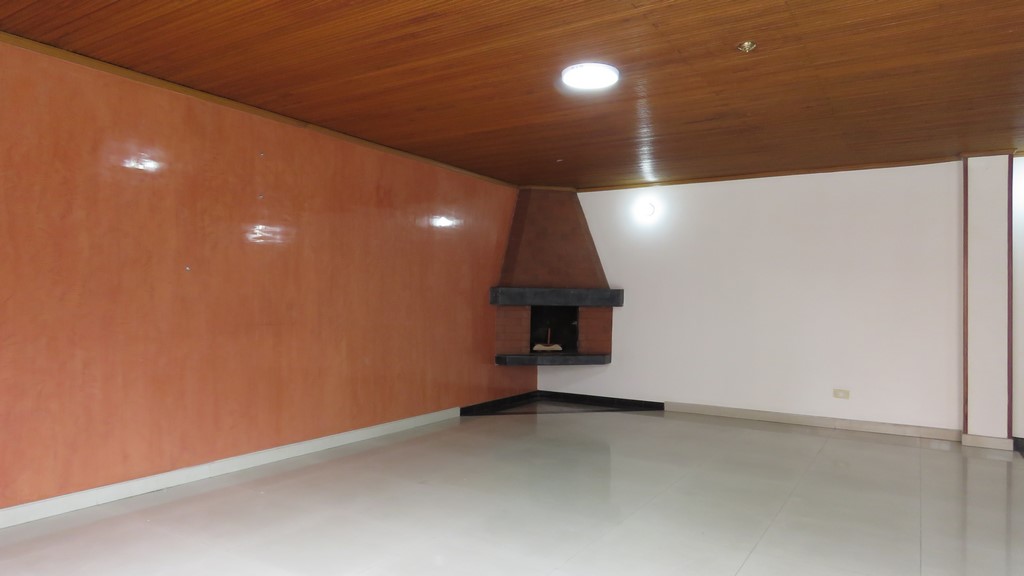 Casa en venta en Monaco, Bogotá · foto 2 de 24