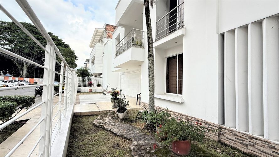 Casa de 6 alcobas en venta en Las Mercedes, Palmira, 418 m² · foto 3 de 24