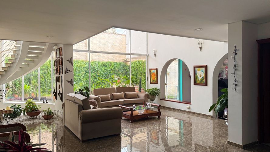 Casa de 6 alcobas en venta en Las Mercedes, Palmira, 418 m² · foto 5 de 24