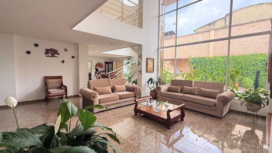 Casa de 6 alcobas en venta en Las Mercedes, Palmira, 418 m² · foto 6 de 24