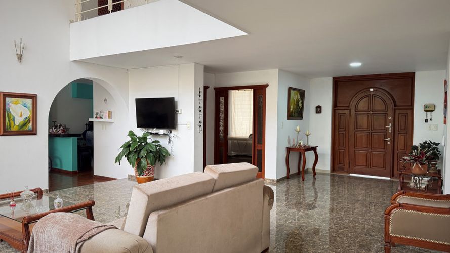 Casa de 6 alcobas en venta en Las Mercedes, Palmira, 418 m² · foto 7 de 24