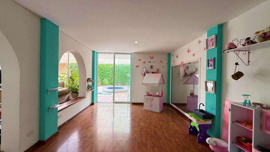 Casa de 6 alcobas en venta en Las Mercedes, Palmira, 418 m² · foto 9 de 24