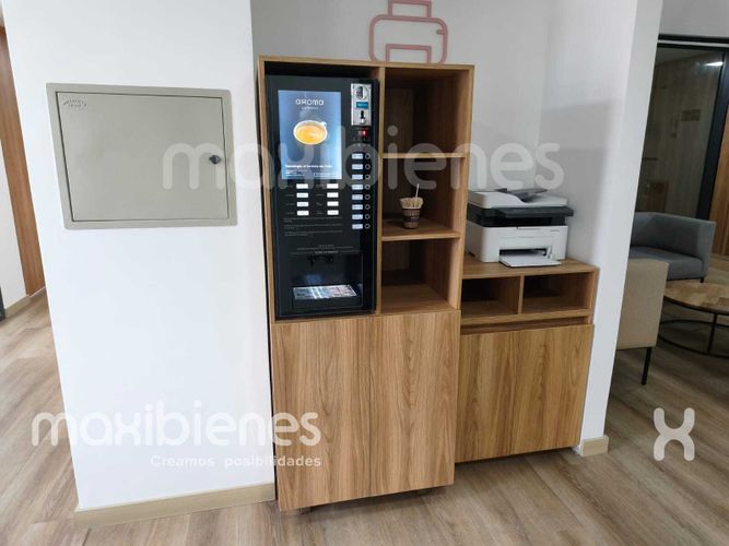 Oficina en arriendo en Los Colores, Medellín, 10 m² · foto 2 de 9