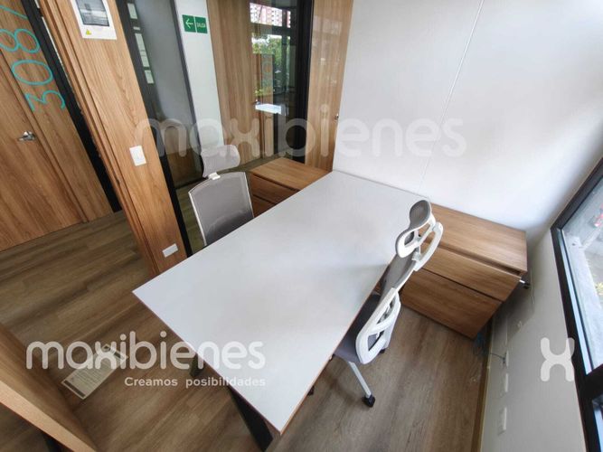 Oficina en arriendo en Los Colores, Medellín, 10 m² · foto 3 de 9
