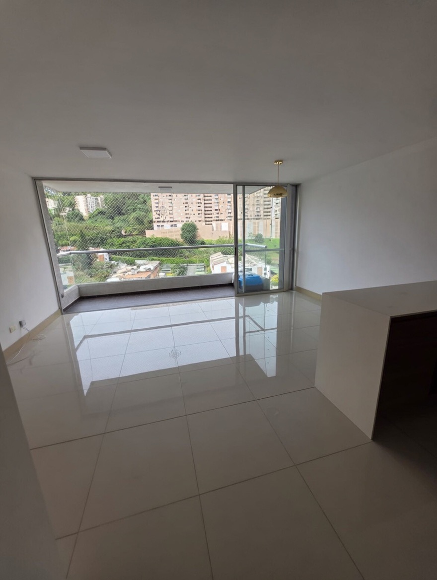 Apartamento en venta en Loma del Indio, Medellín 3