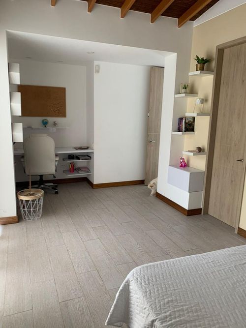 Casa de 4 alcobas en venta en Escobero, Envigado, 387 m² · foto 14 de 24