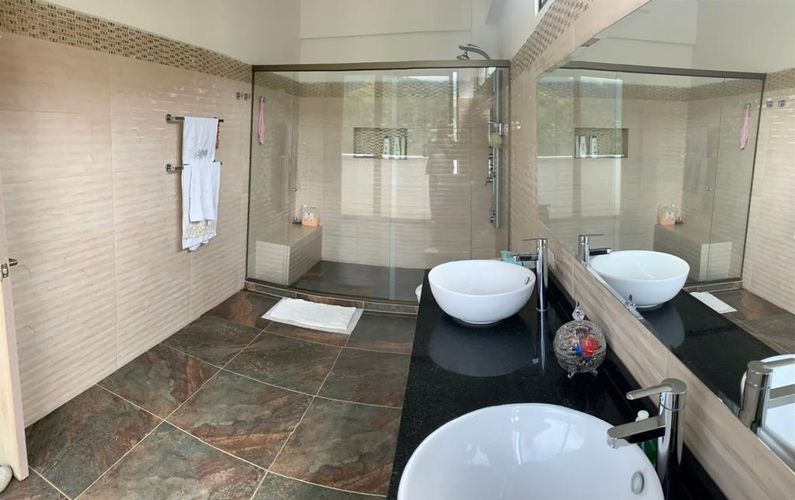 Casa de 4 alcobas en venta en Escobero, Envigado, 387 m² · foto 16 de 24