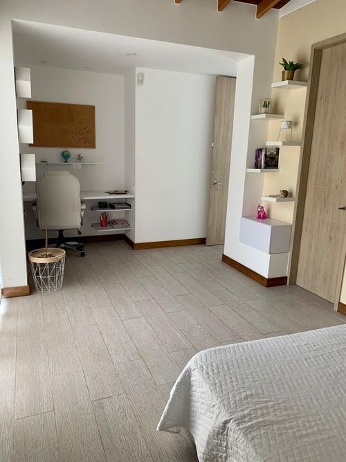 Casa de 4 alcobas en venta en Escobero, Envigado, 387 m² · foto 17 de 24