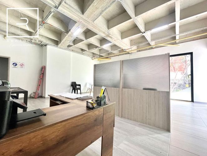 Local en venta en El Portal, Envigado, 58 m² · foto 2 de 5