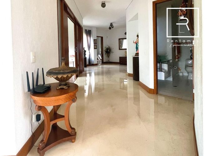Casa de 5 alcobas en venta en Loma Del Escobero, Envigado, 656 m² · foto 4 de 24
