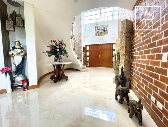 Casa de 5 alcobas en venta en Loma Del Escobero, Envigado, 656 m² · foto 5 de 24