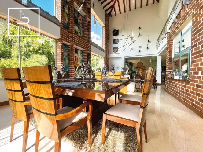 Casa de 5 alcobas en venta en Loma Del Escobero, Envigado, 656 m² · foto 7 de 24