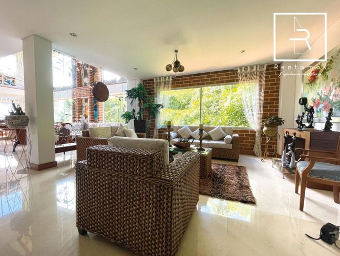 Casa de 5 alcobas en venta en Loma Del Escobero, Envigado, 656 m² · foto 10 de 24