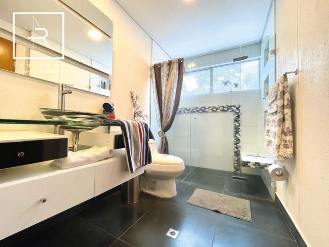 Casa de 5 alcobas en venta en Loma Del Escobero, Envigado, 656 m² · foto 17 de 24