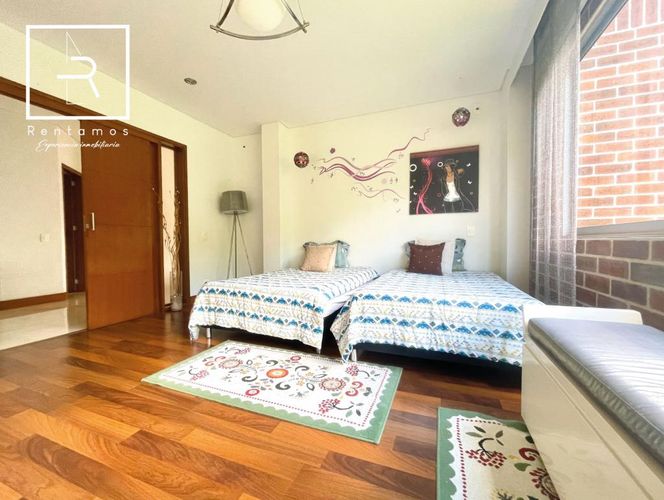 Casa de 5 alcobas en venta en Loma Del Escobero, Envigado, 656 m² · foto 18 de 24