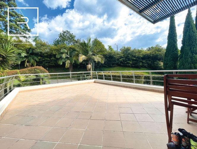 Casa de 5 alcobas en venta en Loma Del Escobero, Envigado, 656 m² · foto 19 de 24