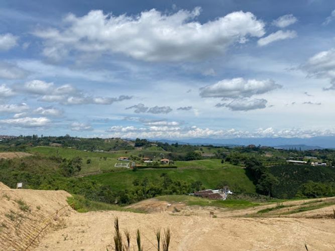 Lote en venta en Tribunas Corcega, Pereira, 1500 m² · foto 2 de 13