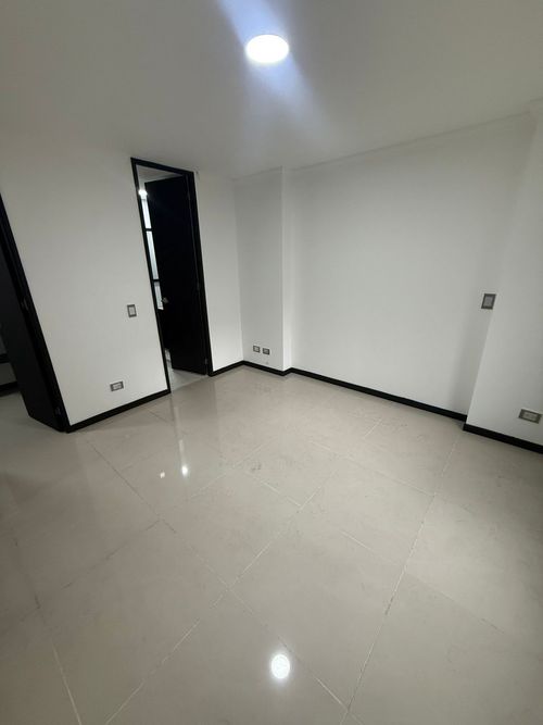 Apartamento de 3 alcobas en arriendo en Ciudad Del Río, Medellín, 85 m² · foto 8 de 12