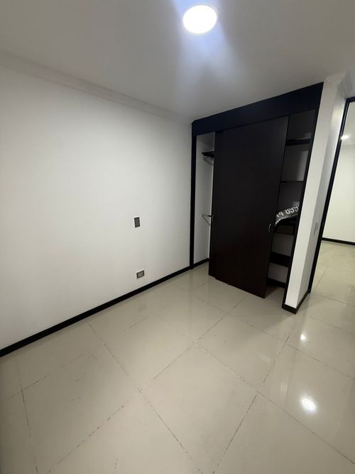 Apartamento de 3 alcobas en arriendo en Ciudad Del Río, Medellín, 85 m² · foto 5 de 12