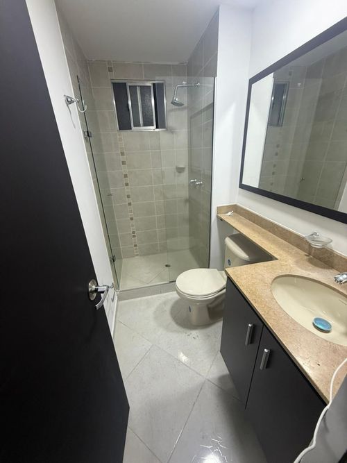 Apartamento de 3 alcobas en arriendo en Ciudad Del Río, Medellín, 85 m² · foto 11 de 12
