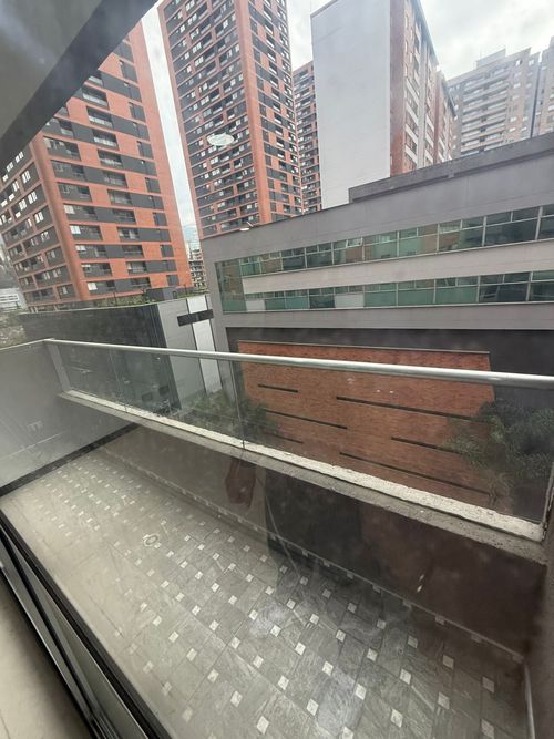 Apartamento de 3 alcobas en arriendo en Ciudad Del Río, Medellín, 85 m² · foto 3 de 12