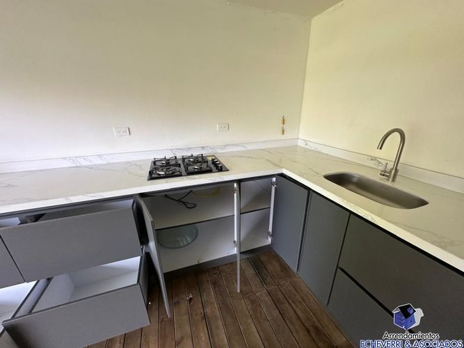 Casa de 3 alcobas en venta en Llano Grande, Rionegro, 1200 m² · foto 6 de 10