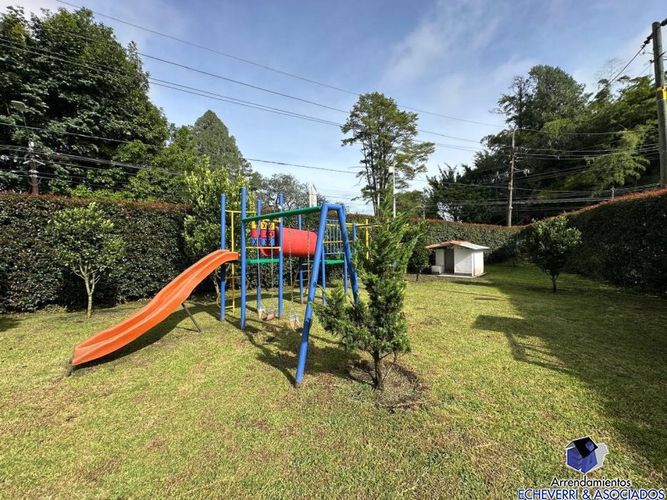 Casa de 3 alcobas en venta en Llano Grande, Rionegro, 1200 m² · foto 9 de 10