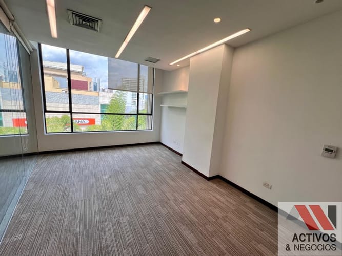 Local en arriendo en Los Balsos, Medellín, 203 m² · foto 4 de 19