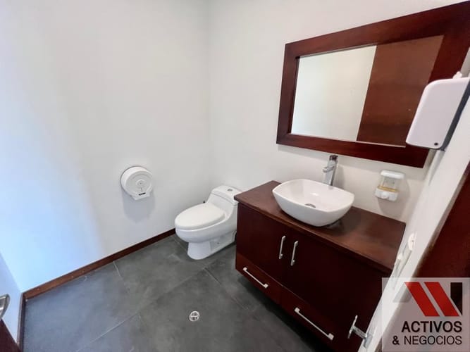Local en arriendo en Los Balsos, Medellín, 203 m² · foto 7 de 19