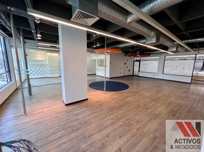 Local en arriendo en Los Balsos, Medellín, 203 m² · foto 8 de 19