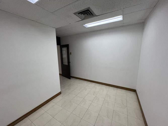Oficina en arriendo en El Poblado, Medellín, 34 m² · foto 2 de 13