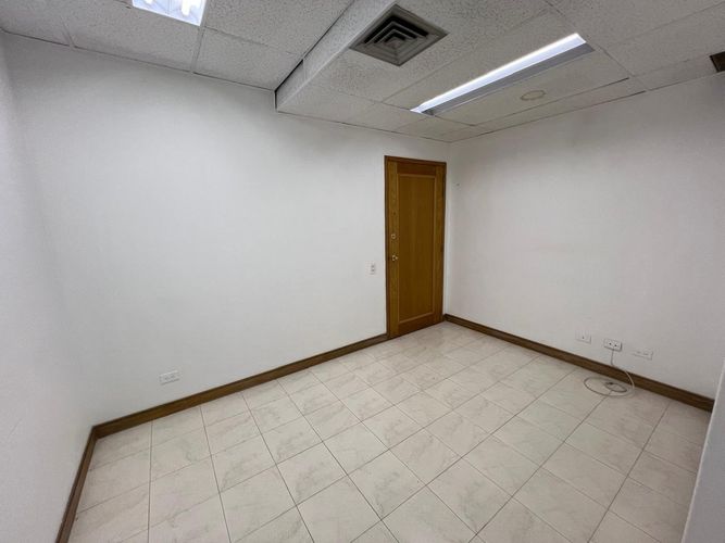 Oficina en arriendo en El Poblado, Medellín, 34 m² · foto 11 de 13