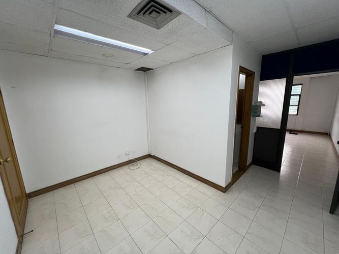 Oficina en arriendo en El Poblado, Medellín, 34 m² · foto 3 de 13