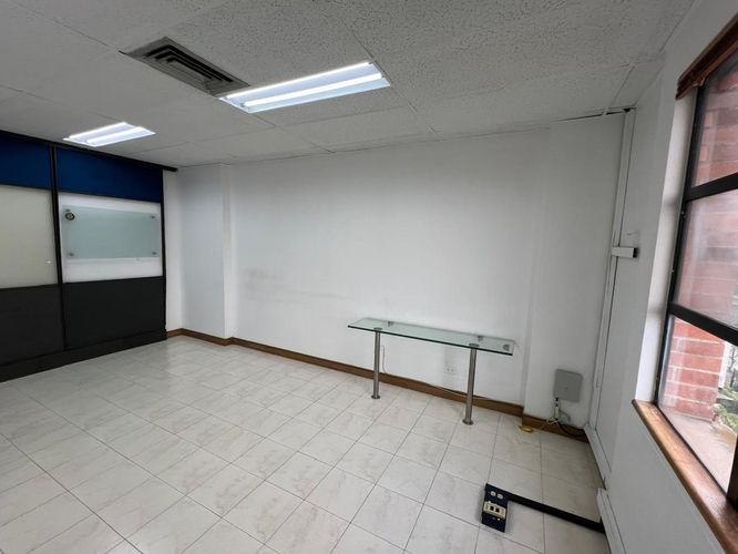 Oficina en arriendo en El Poblado, Medellín, 34 m² · foto 8 de 13
