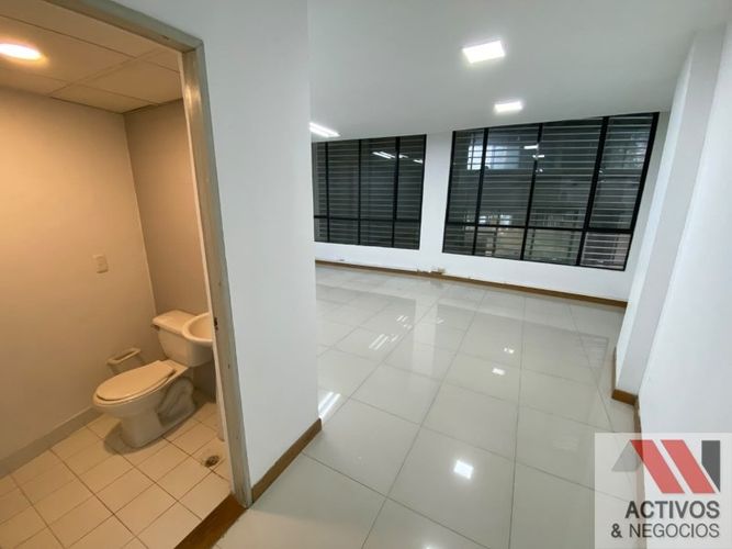 Oficina en arriendo en Santa María De Los Ángeles, Medellín, 46 m² · foto 7 de 8