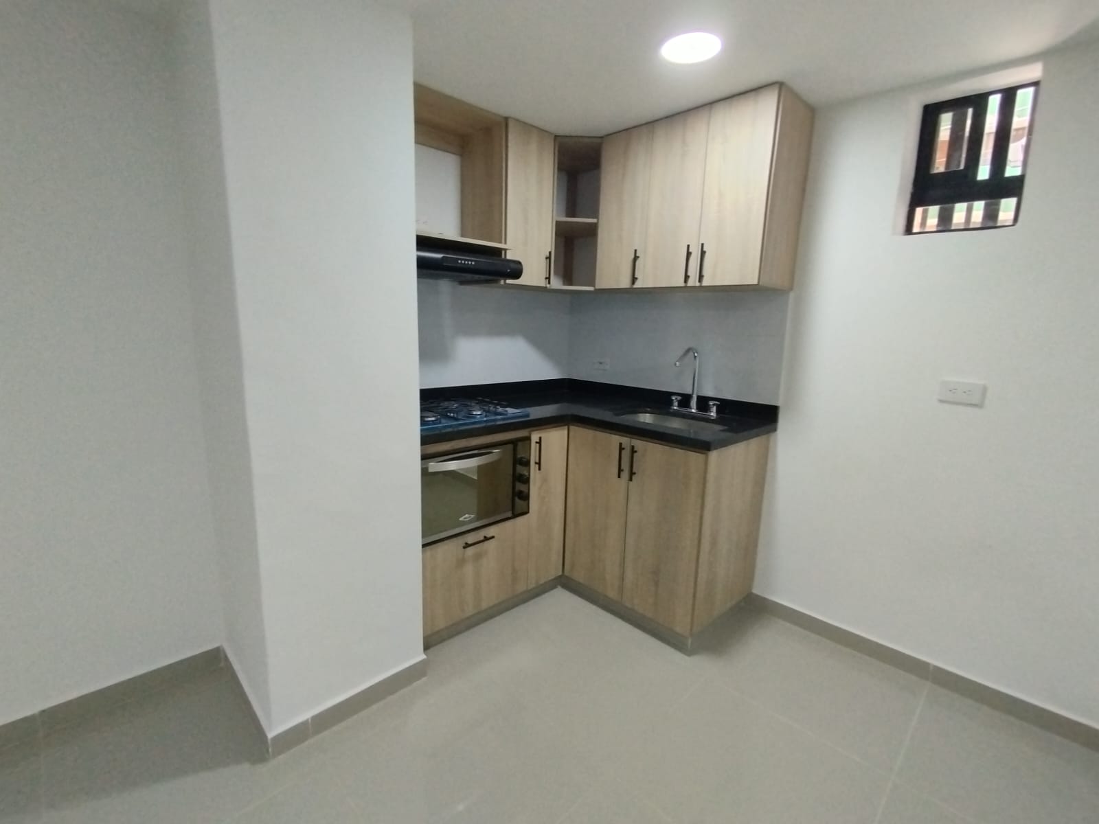 Apartaestudio en arriendo en Laureles, Medellín · foto 2 de 6