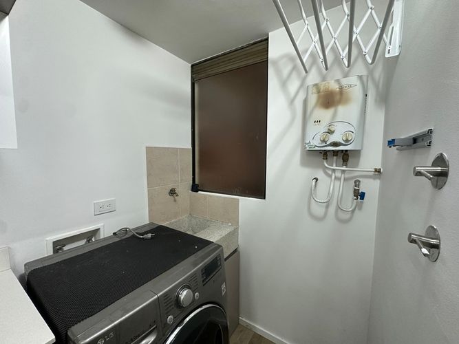 Apartamento de 2 alcobas en arriendo en Cumbres, Envigado, 67 m² · foto 12 de 13