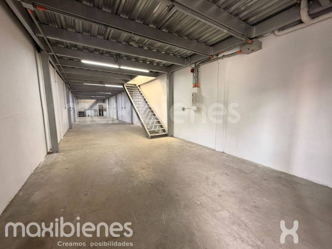 Bodega en arriendo en Miranda, Medellín, 300 m² · foto 3 de 14