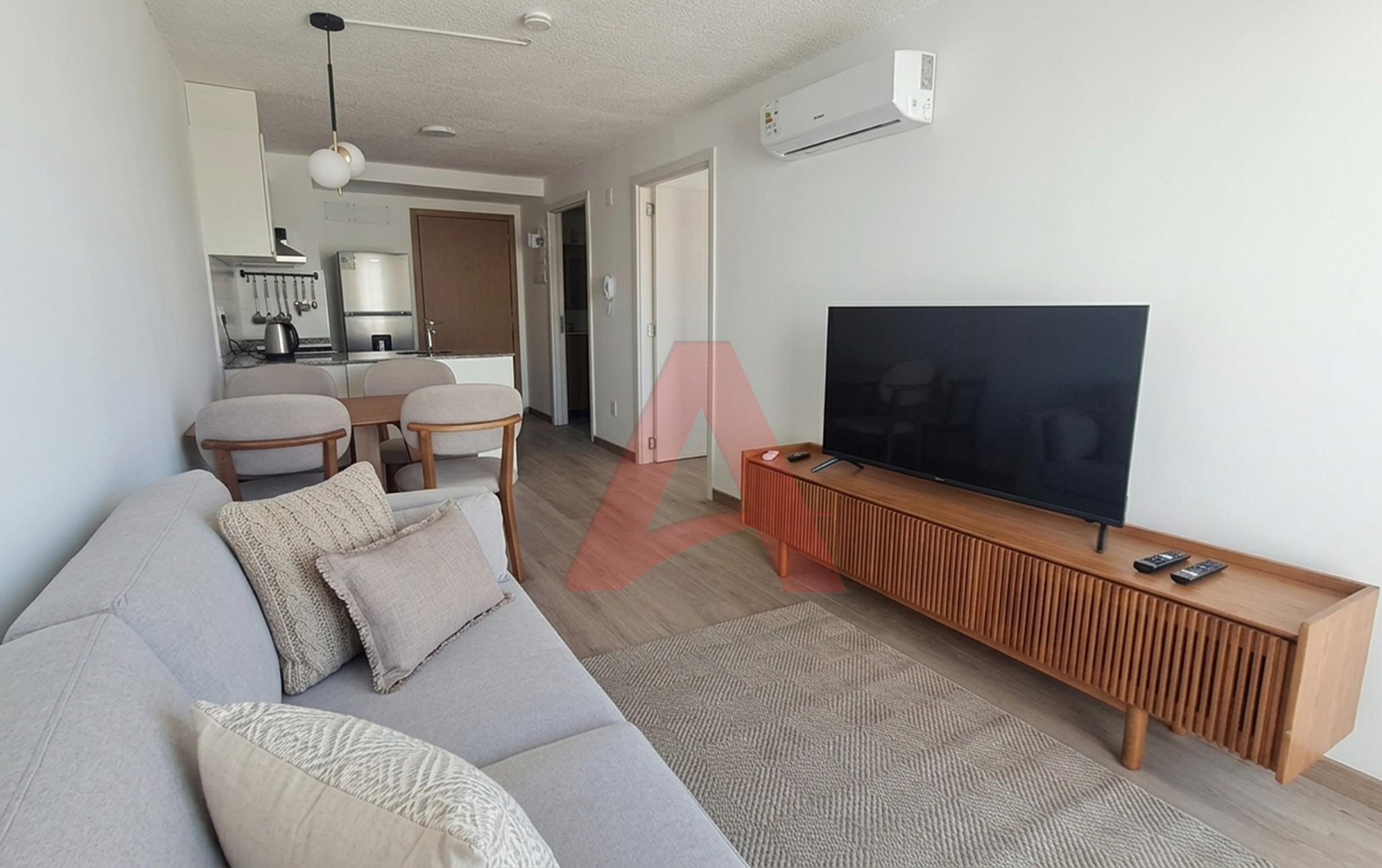 TRES CRUCES – ALQUILER APARTAMENTO - 1 DORMTORIO CON BALCÓN - TOTALMENTE EQUIPADO A ESTRENAR