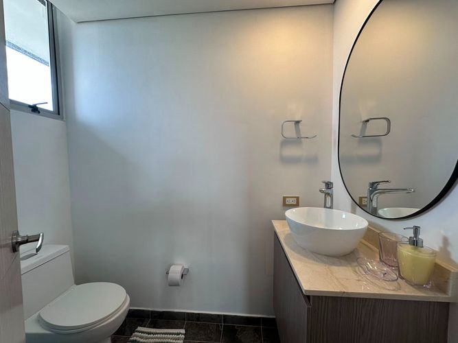 Apartamento de 3 alcobas en venta en Los Naranjos, Medellín, 220 m² · foto 17 de 19